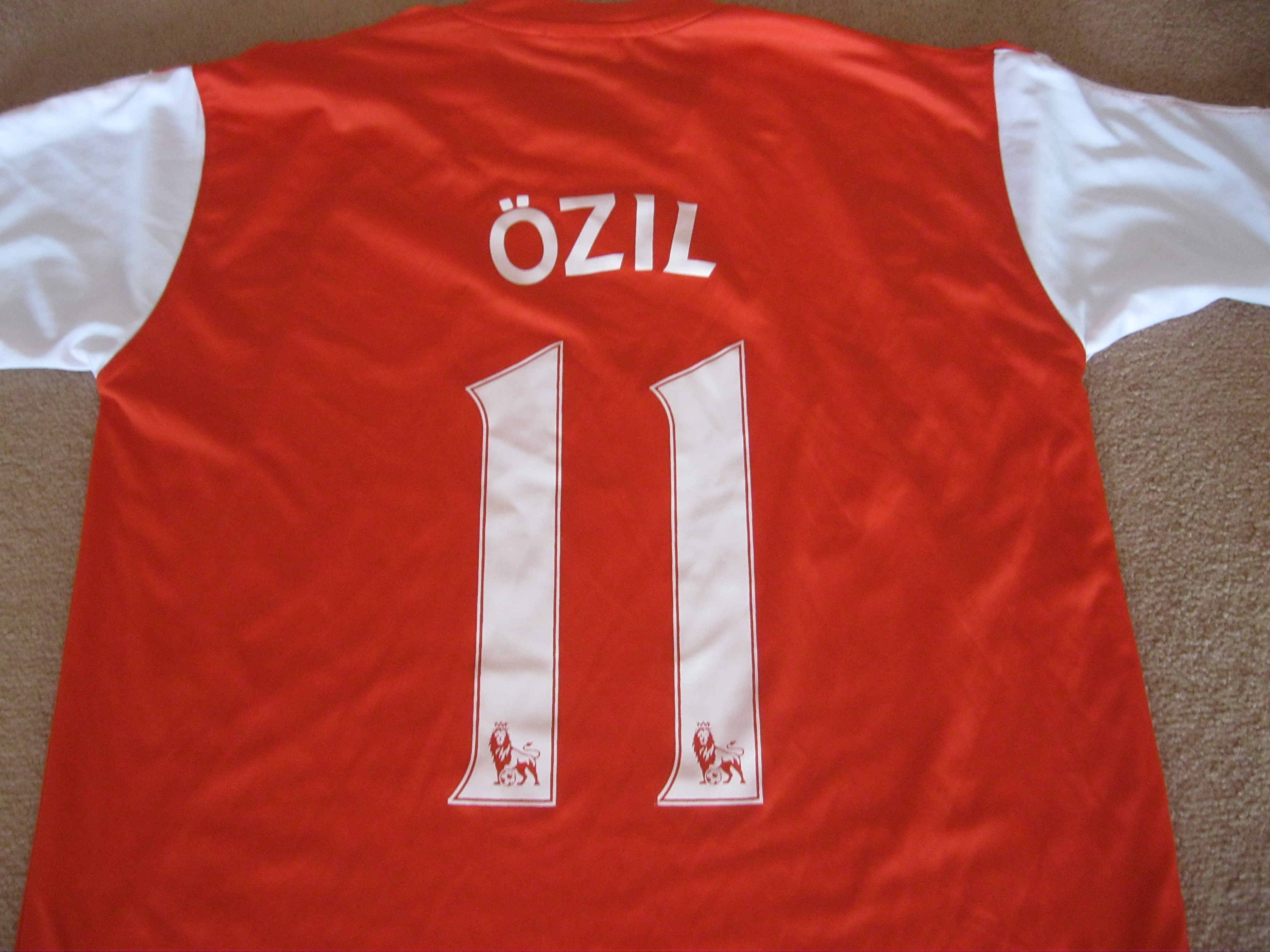 arsenal shirt ozil